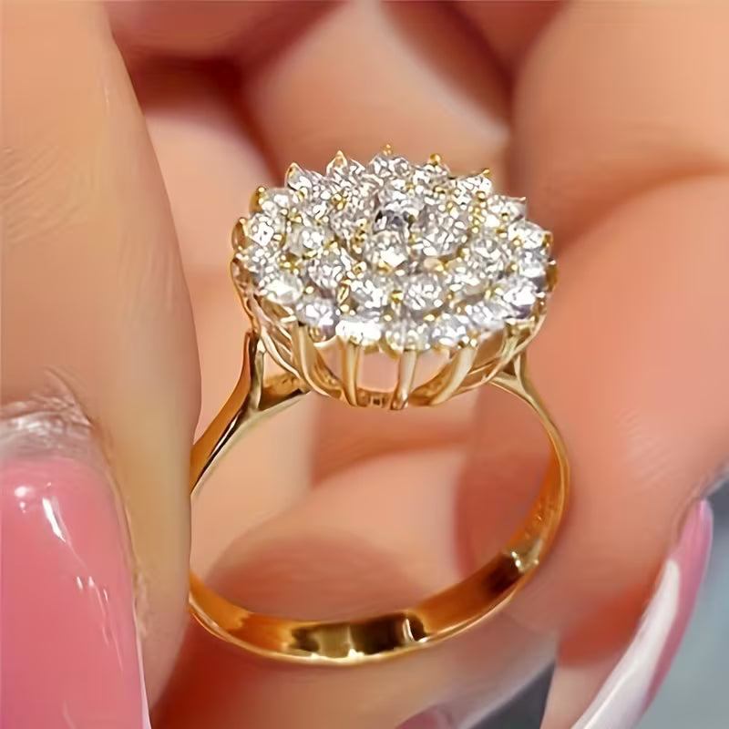 Luxurious Exquisite Zirconia Ring