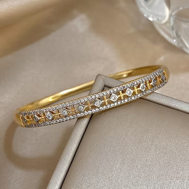 Zirconiaia Cuff Bangle