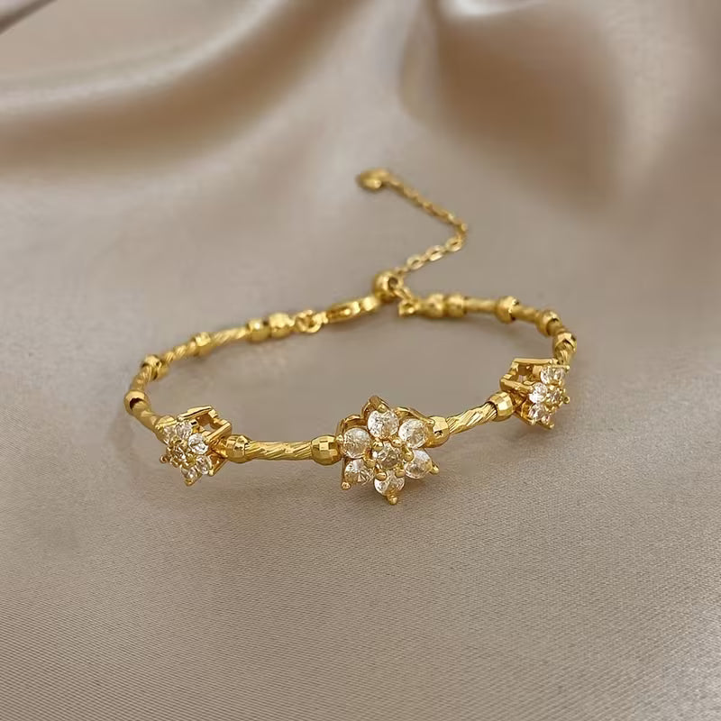 1pc Exquisite Flower Design  Bracelet