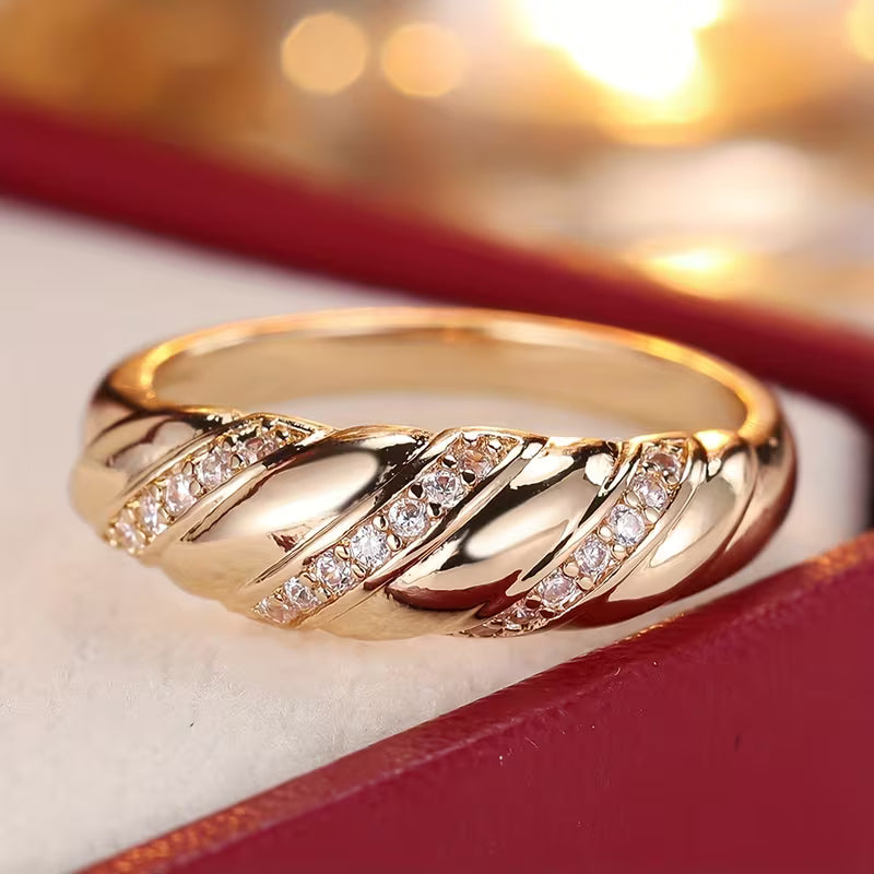 Fashionable Baguette Cut Pebble Ring