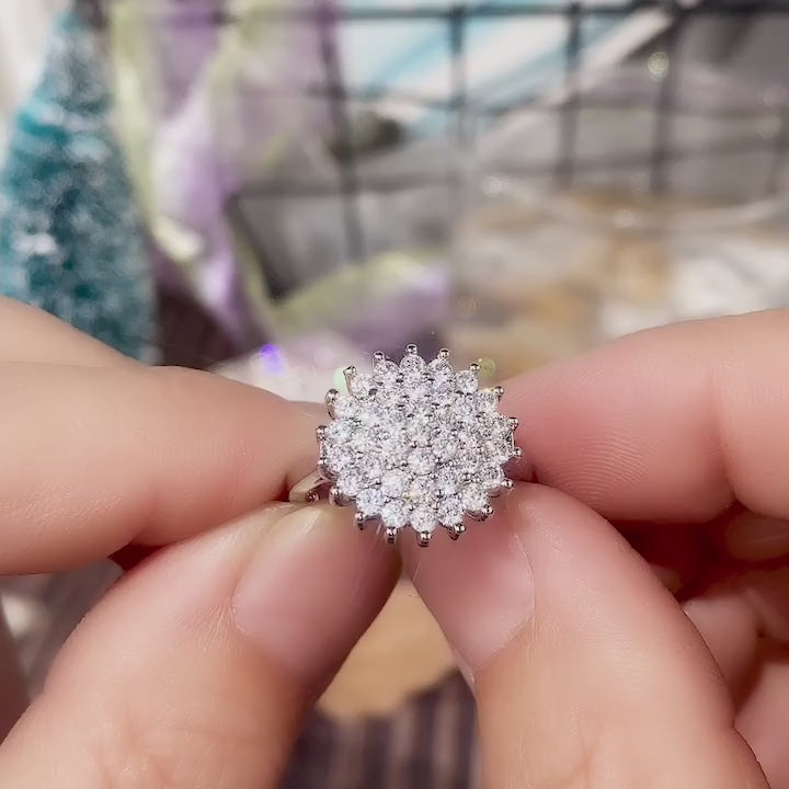 Luxurious Exquisite Zirconia Ring